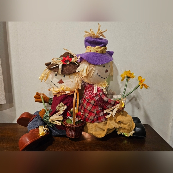 Festive Scarecrows With Fiberoptic Lights